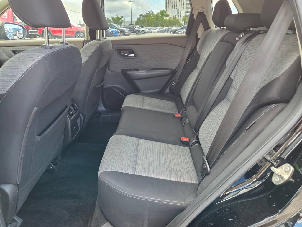 Used 2022 Nissan Rogue SV FWD image 6