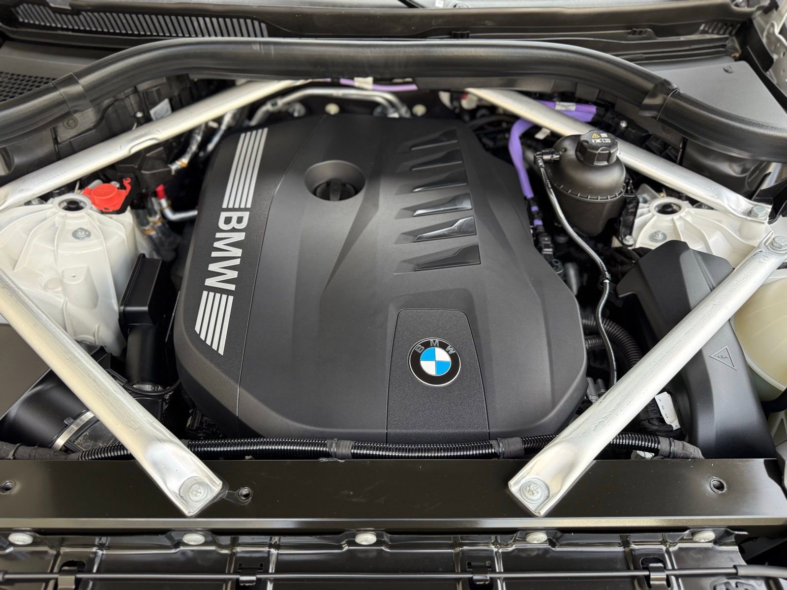 Used 2024 BMW X5 xDrive40i w/ Executive Package image 34