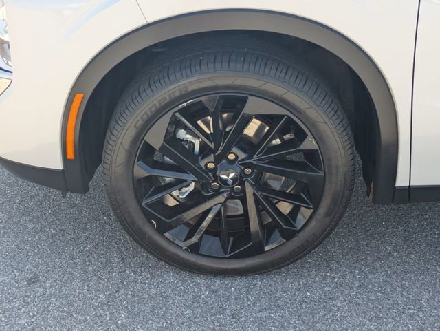 Used 2024 Mitsubishi Outlander SE image 12