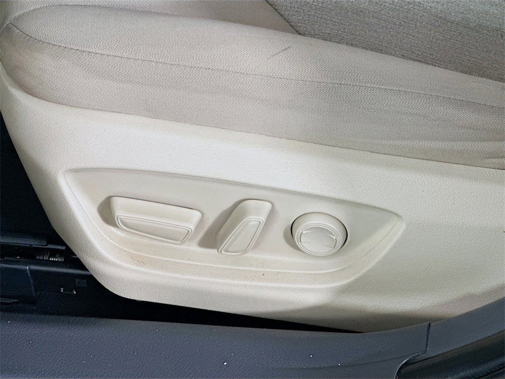 Used 2021 Toyota Camry LE image 36