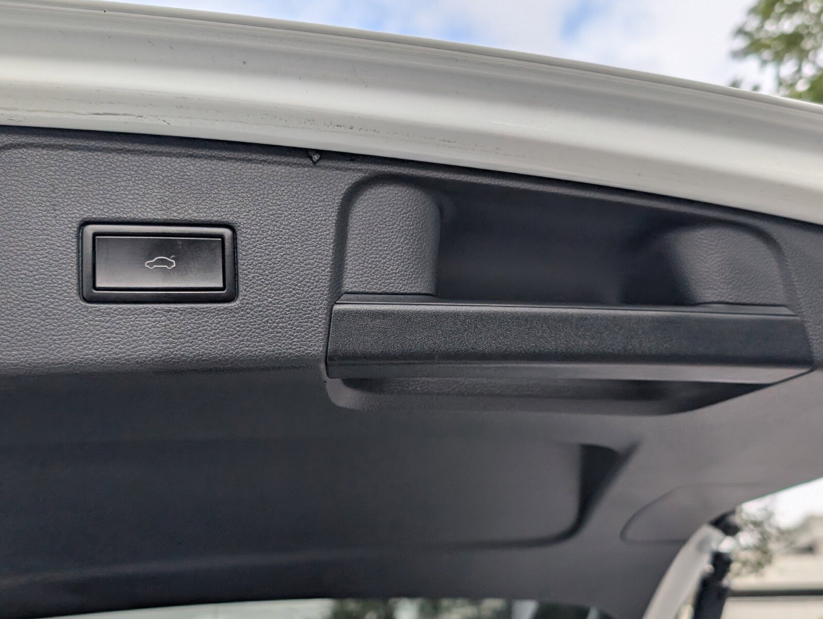 Used 2021 Volkswagen Atlas SE w/ Panoramic Sunroof Package image 11