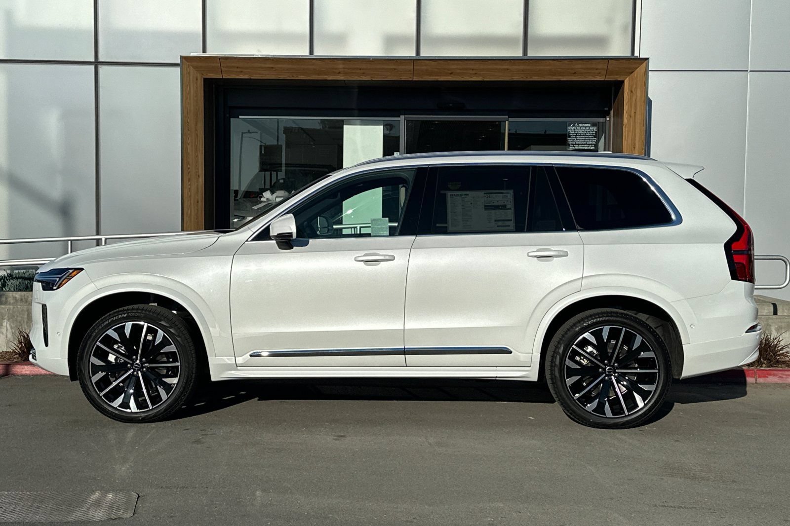 New 2026 Volvo XC90 B5 Plus w/ Protection Package AWD/4WD image 5