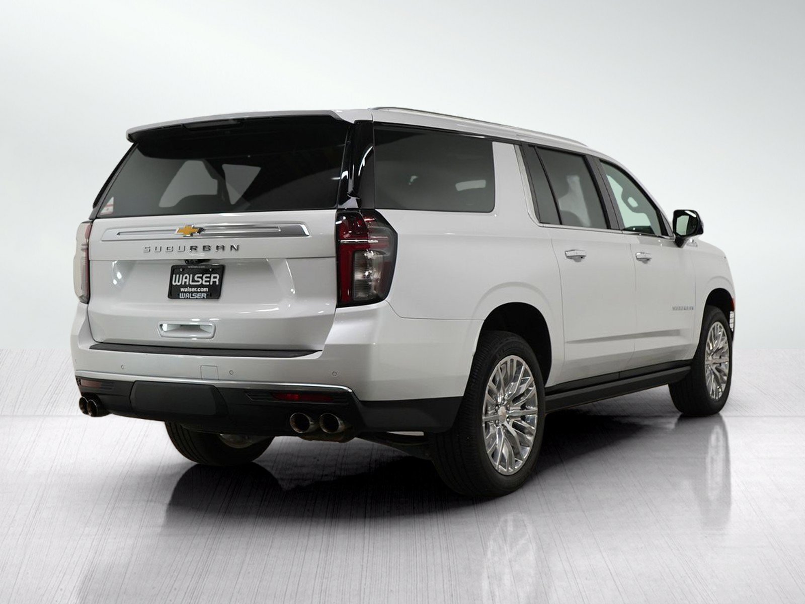 Used 2023 Chevrolet Suburban High Country AWD/4WD image 5