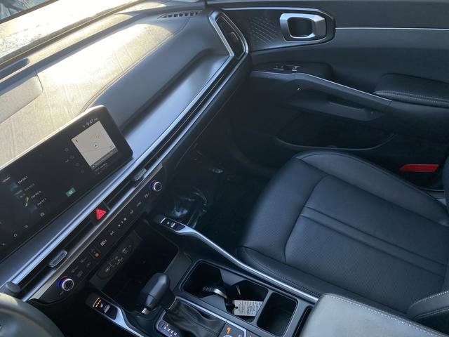 Used 2024 Kia Sorento S image 21