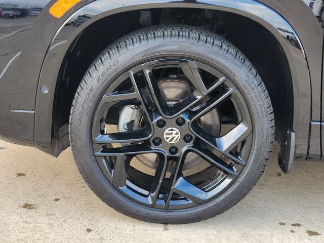 Used 2025 Volkswagen Tiguan SE R-Line AWD/4WD image 18
