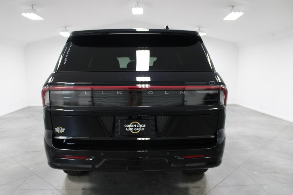 New 2027 Lincoln Navigator Reserve w/ Jet Appearance Package AWD/4WD image 7