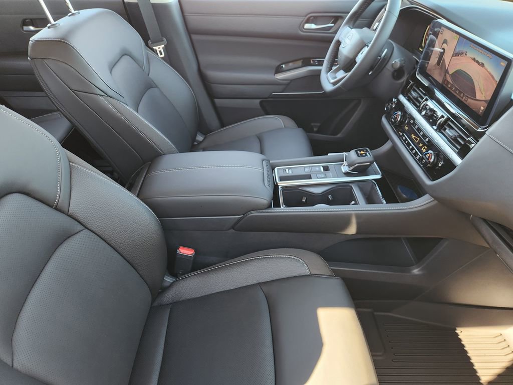 New 2026 Nissan Pathfinder SL image 10