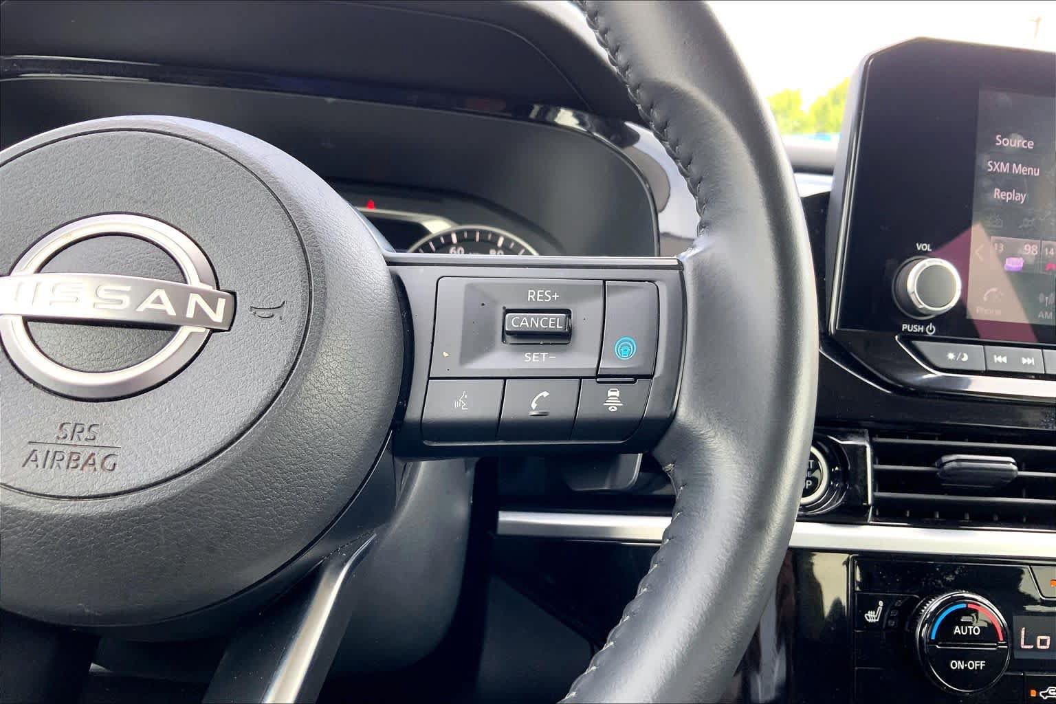 Used 2024 Nissan Pathfinder SV FWD image 24