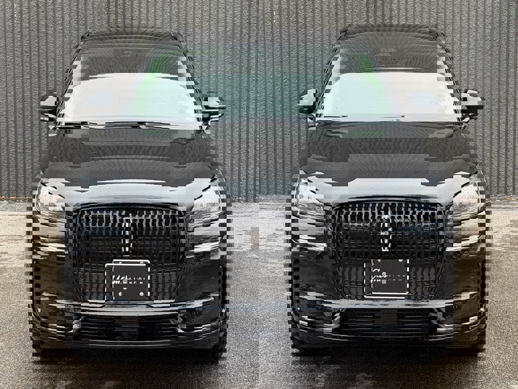 New 2026 Lincoln Corsair Premiere image 2