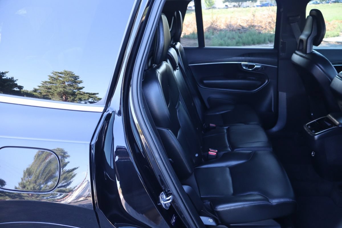 Used 2020 Volvo XC90 T5 Momentum AWD/4WD image 23