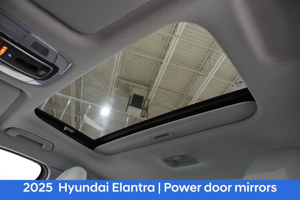 Used 2025 Hyundai Elantra Limited FWD image 25