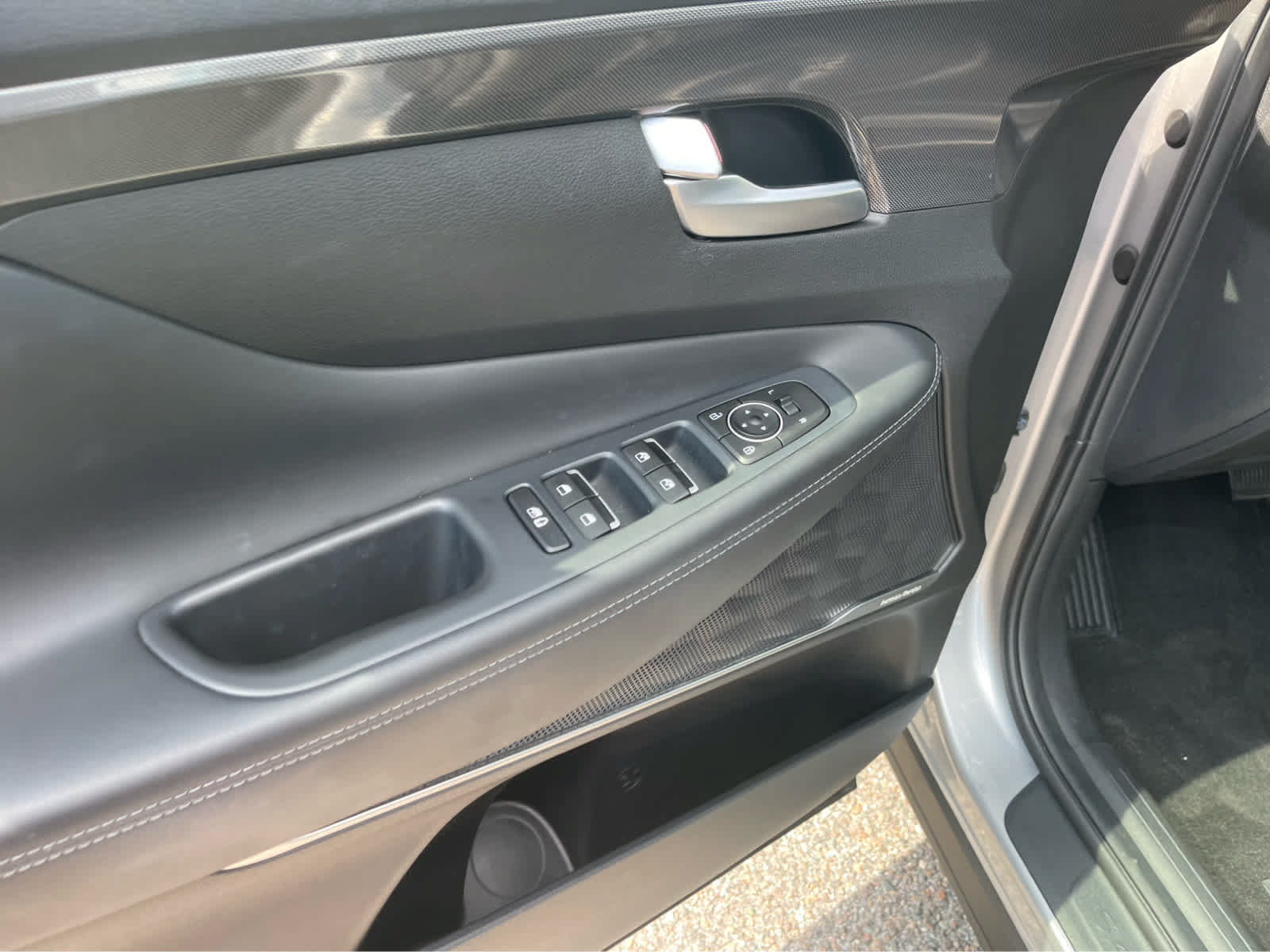 Used 2023 Hyundai Santa Fe SEL w/ Premium Package AWD/4WD image 11