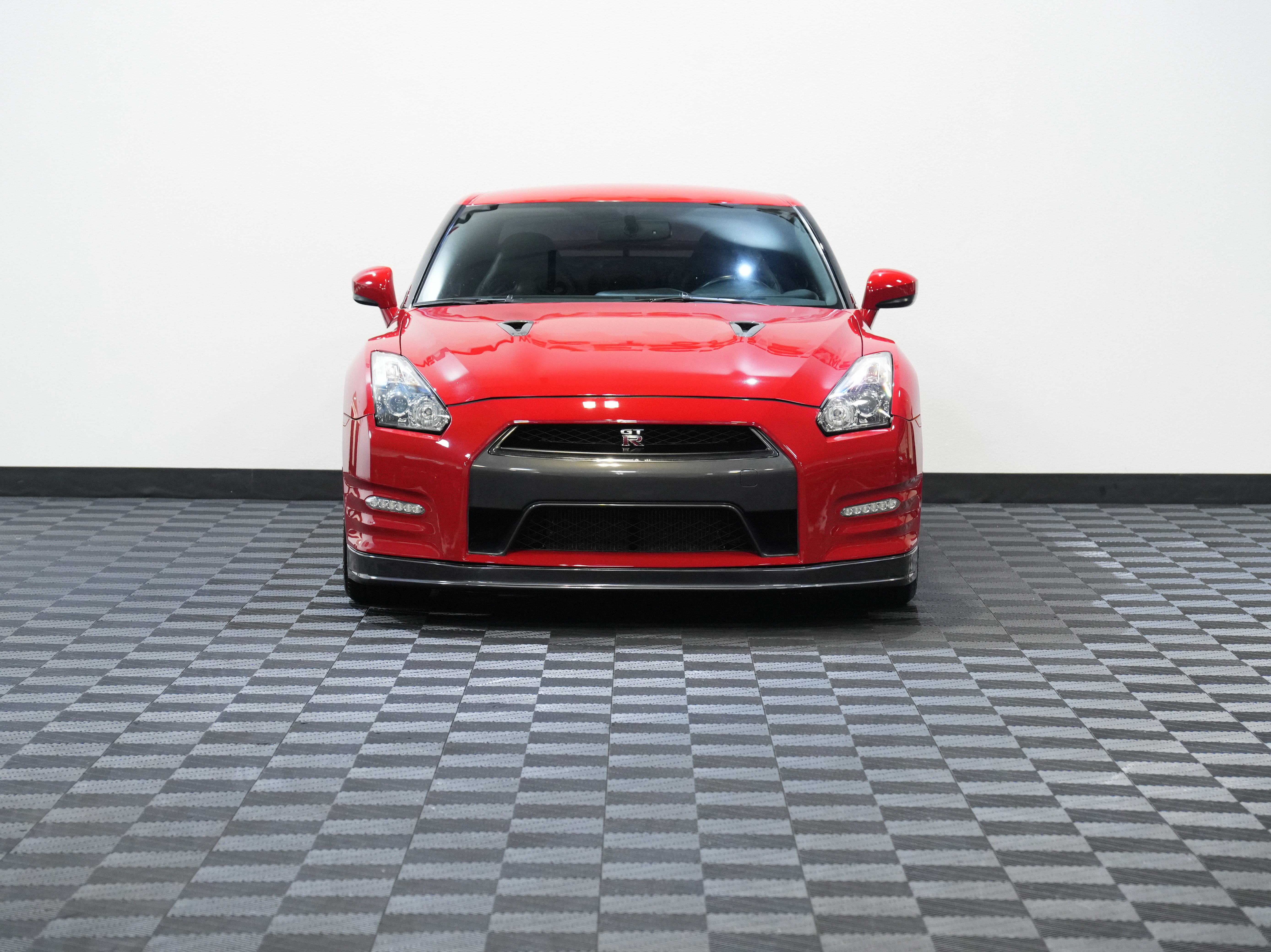 Used 2013 Nissan GT-R Premium AWD/4WD image 4