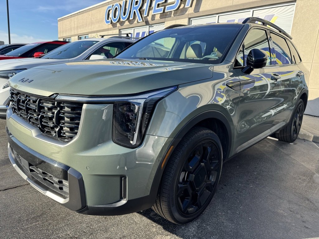 Used 2025 Kia Sorento SX Prestige w/ Olive Brown Leather Package image 2