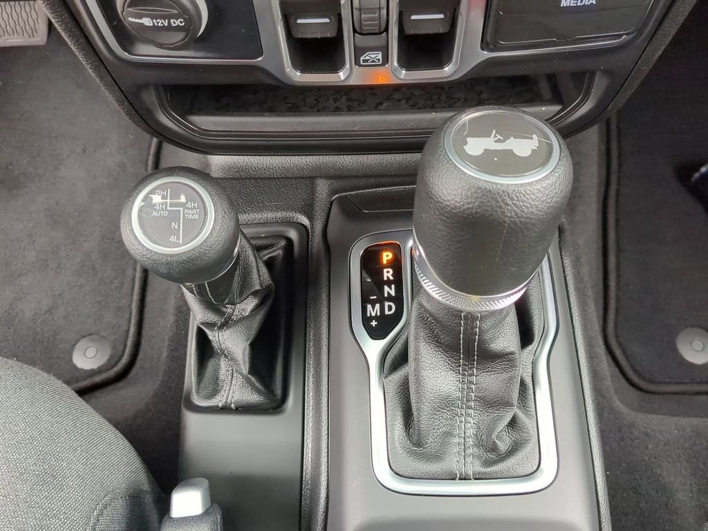 Used 2025 Jeep Wrangler Unlimited Sahara image 9