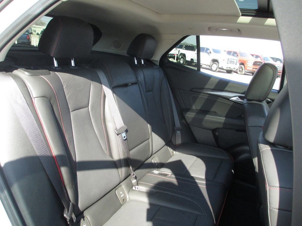 Used 2022 Buick Envision Essence w/ Sport Touring Package image 23