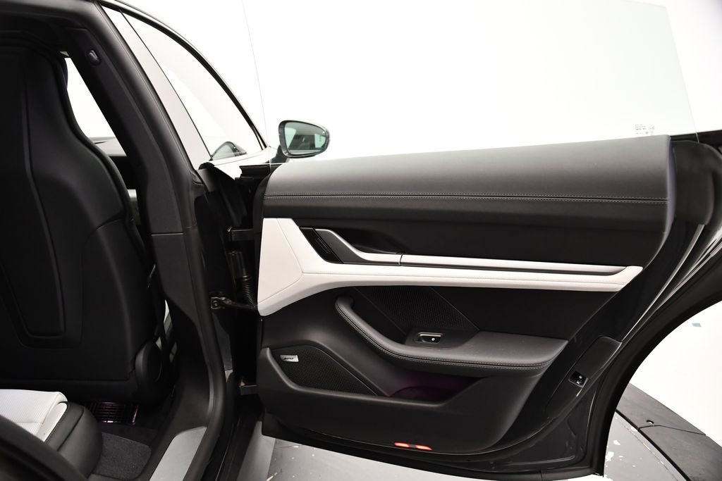 Used 2025 Porsche Taycan image 50