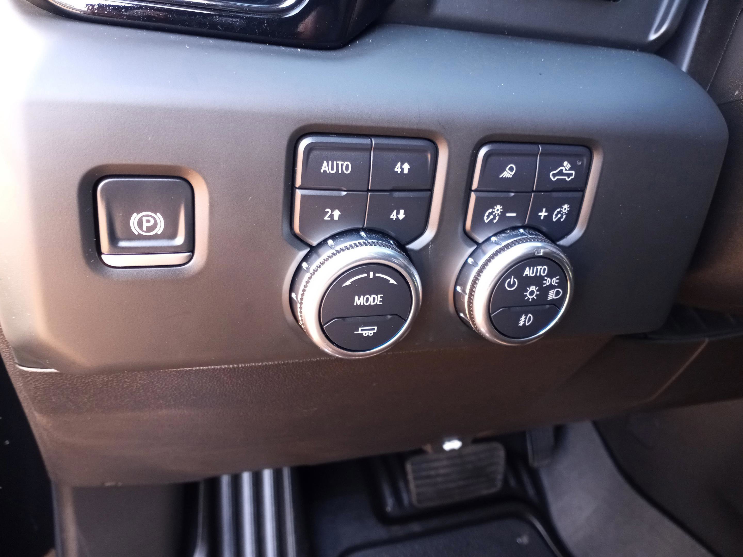 Used 2024 GMC Sierra 1500 AT4 w/ Technology Package image 22