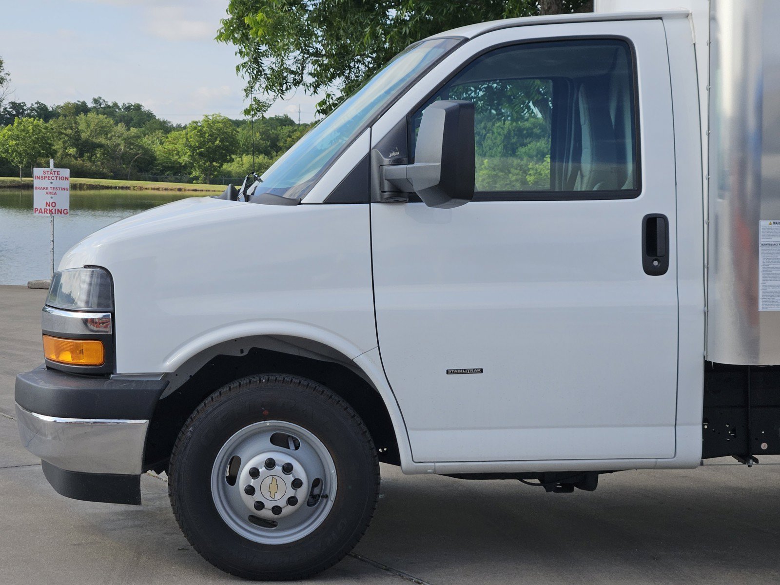 New 2026 Chevrolet Express 3500 w/ Power Convenience Package RWD image 6