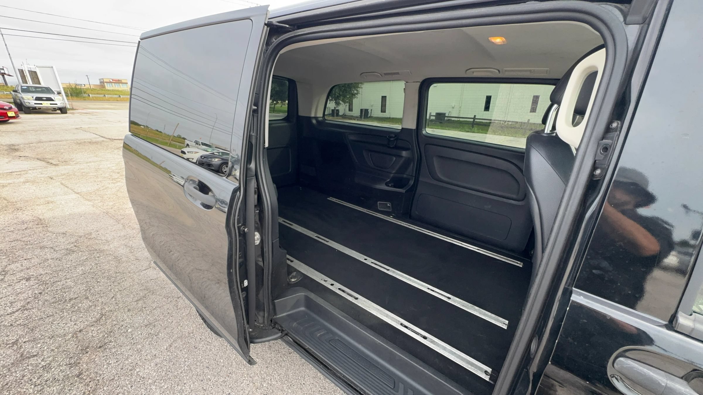 Used 2018 Mercedes-Benz Metris Passenger image 22