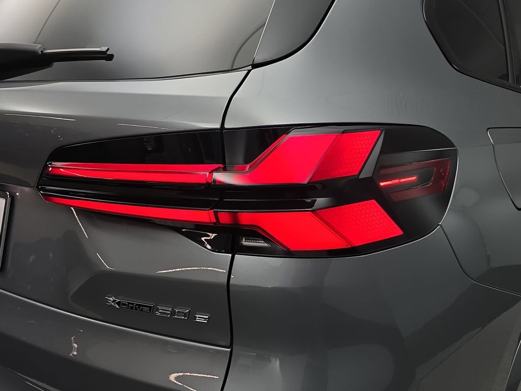 New 2026 BMW X5 xDrive50e w/ M Sport Package image 32