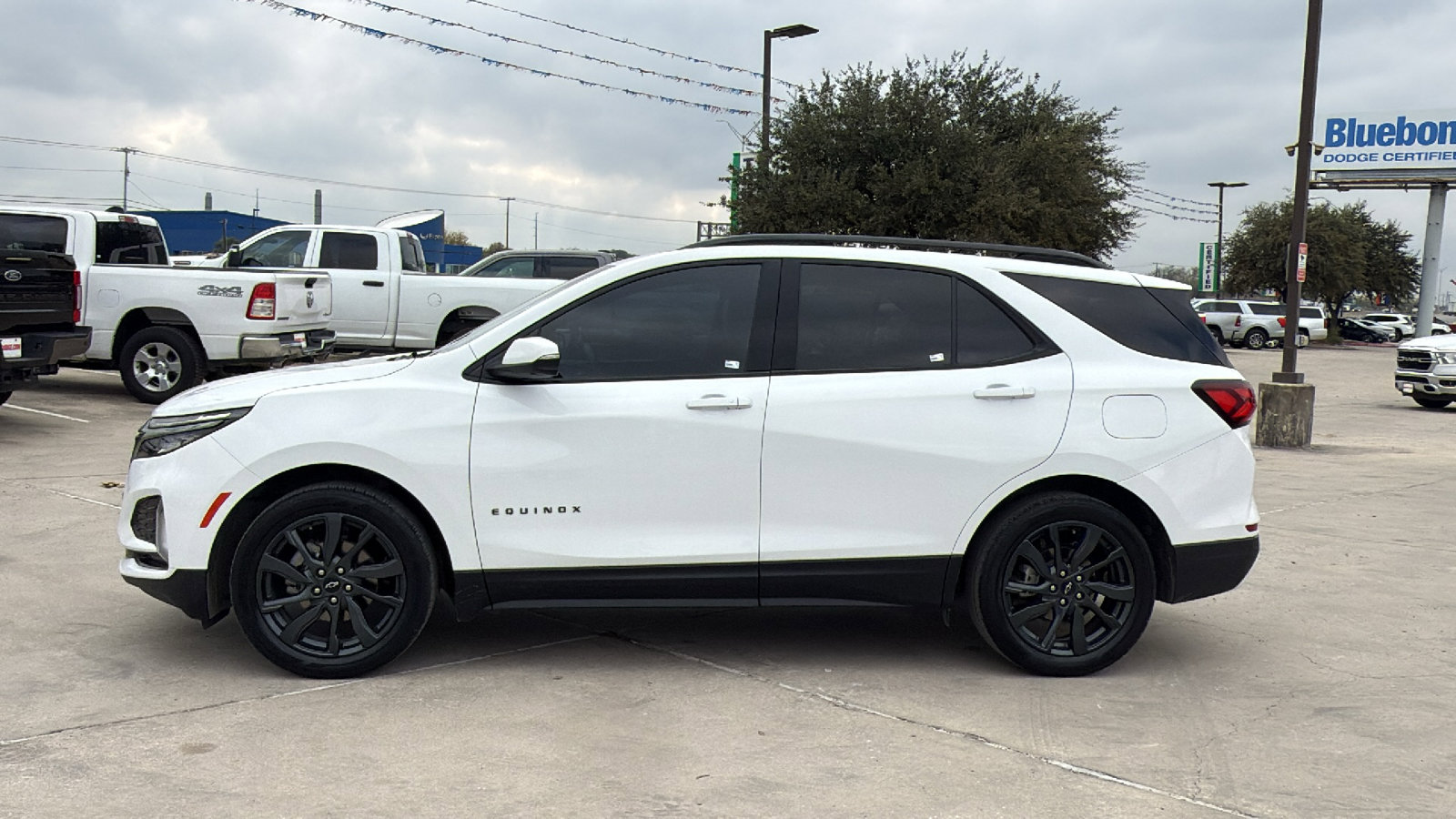 Used 2022 Chevrolet Equinox RS w/ RS Leather Package image 8