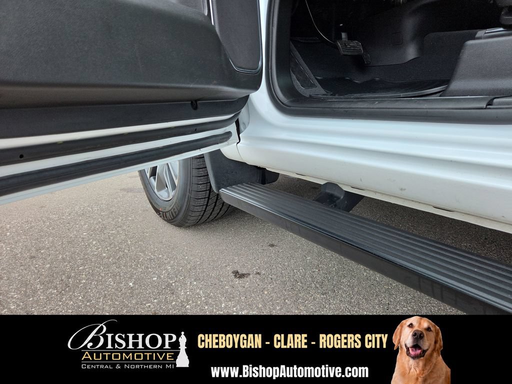 Used 2023 Chevrolet Silverado 1500 LT AWD/4WD image 11