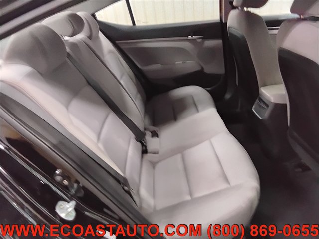 Used 2017 Hyundai Elantra SE FWD image 15