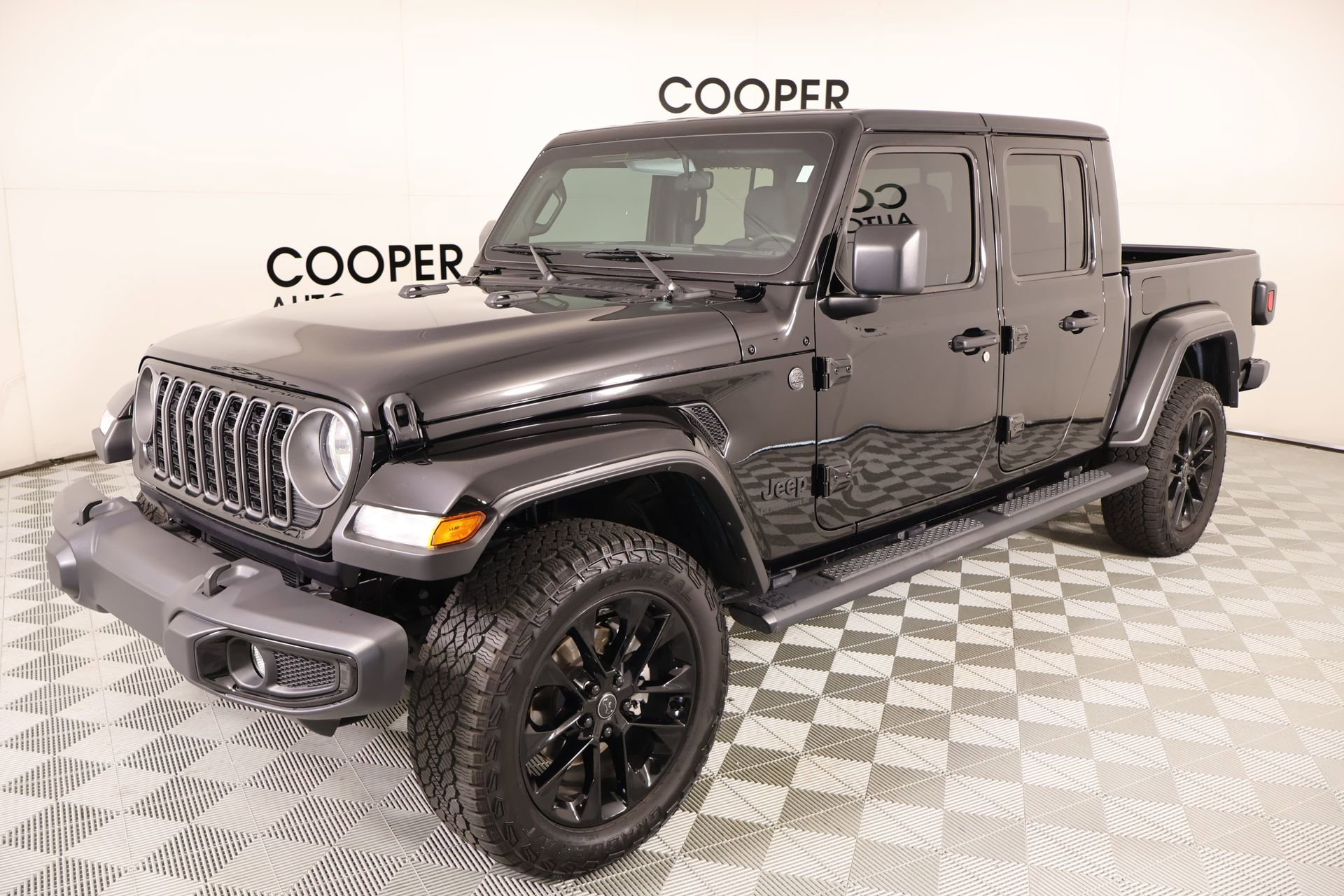 Used 2025 Jeep Gladiator Sport AWD/4WD image 9