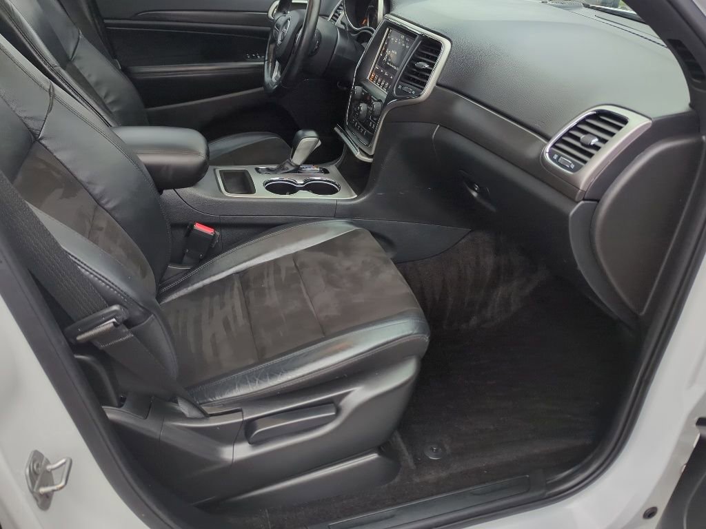 Used 2018 Jeep Grand Cherokee Altitude AWD/4WD image 44
