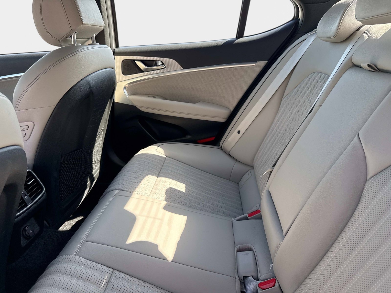 Used 2023 Genesis G70 2.0T w/ Sport Prestige Package image 13