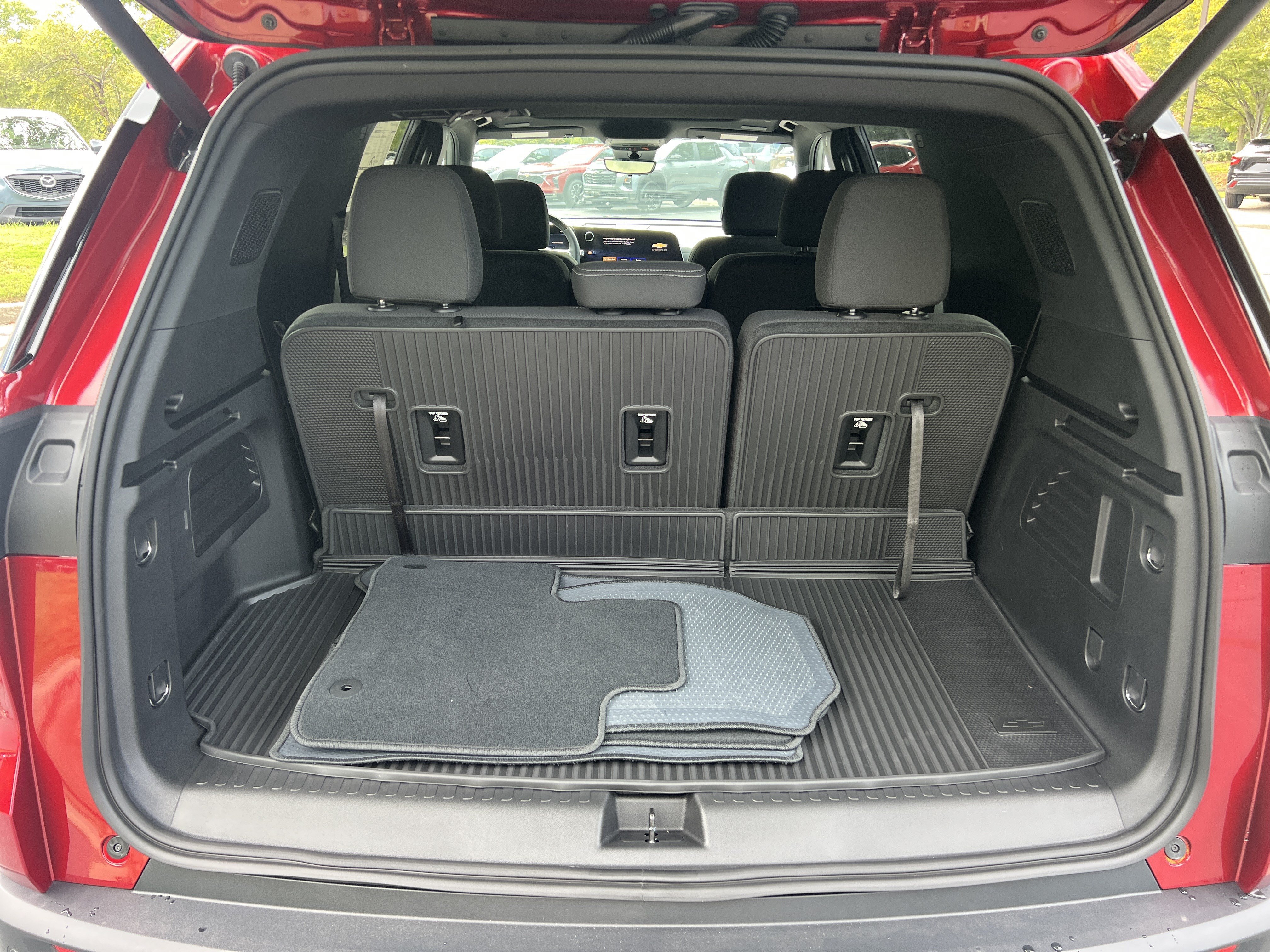 New 2027 Chevrolet Traverse LT w/ Enhanced Driving Package FWD image 14