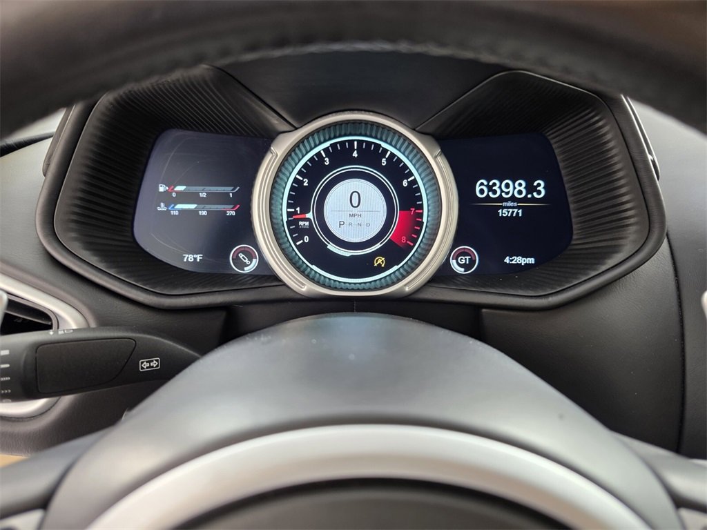 Used 2023 Aston Martin DB11 Coupe image 18