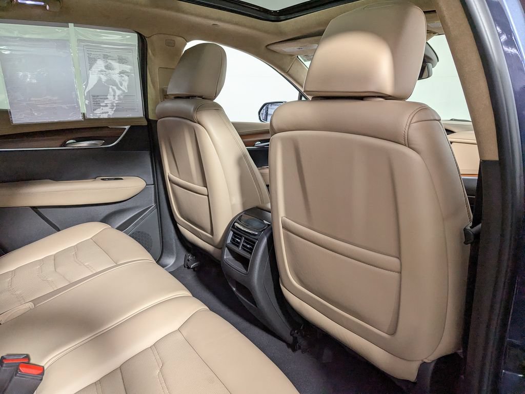 Used 2019 Cadillac XT5 Platinum AWD/4WD image 46