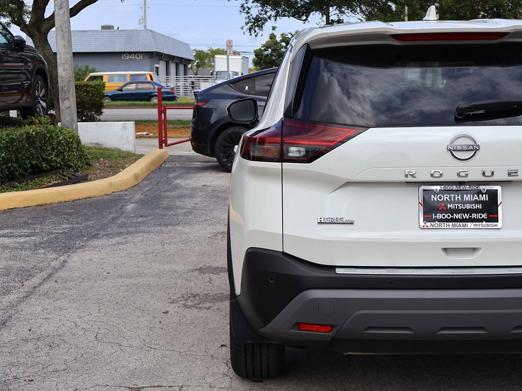 Used 2023 Nissan Rogue SV FWD image 13