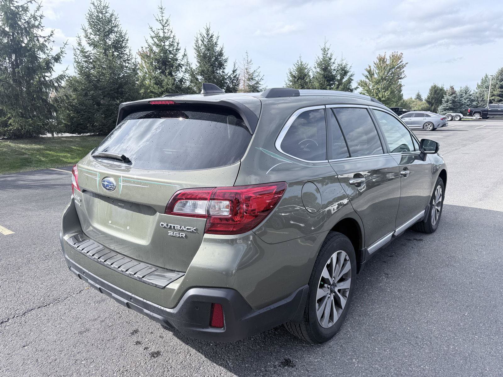 Used 2018 Subaru Outback 3.6R Touring AWD/4WD image 7