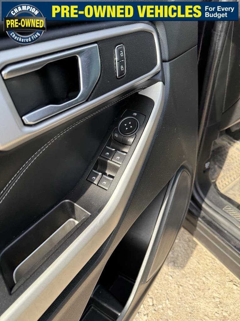 Used 2021 Ford Explorer XLT w/ Equipment Group 202A image 12