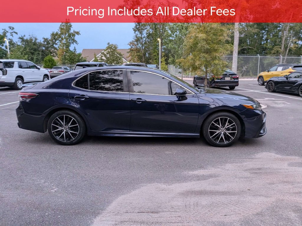 Used 2021 Toyota Camry SE FWD image 4