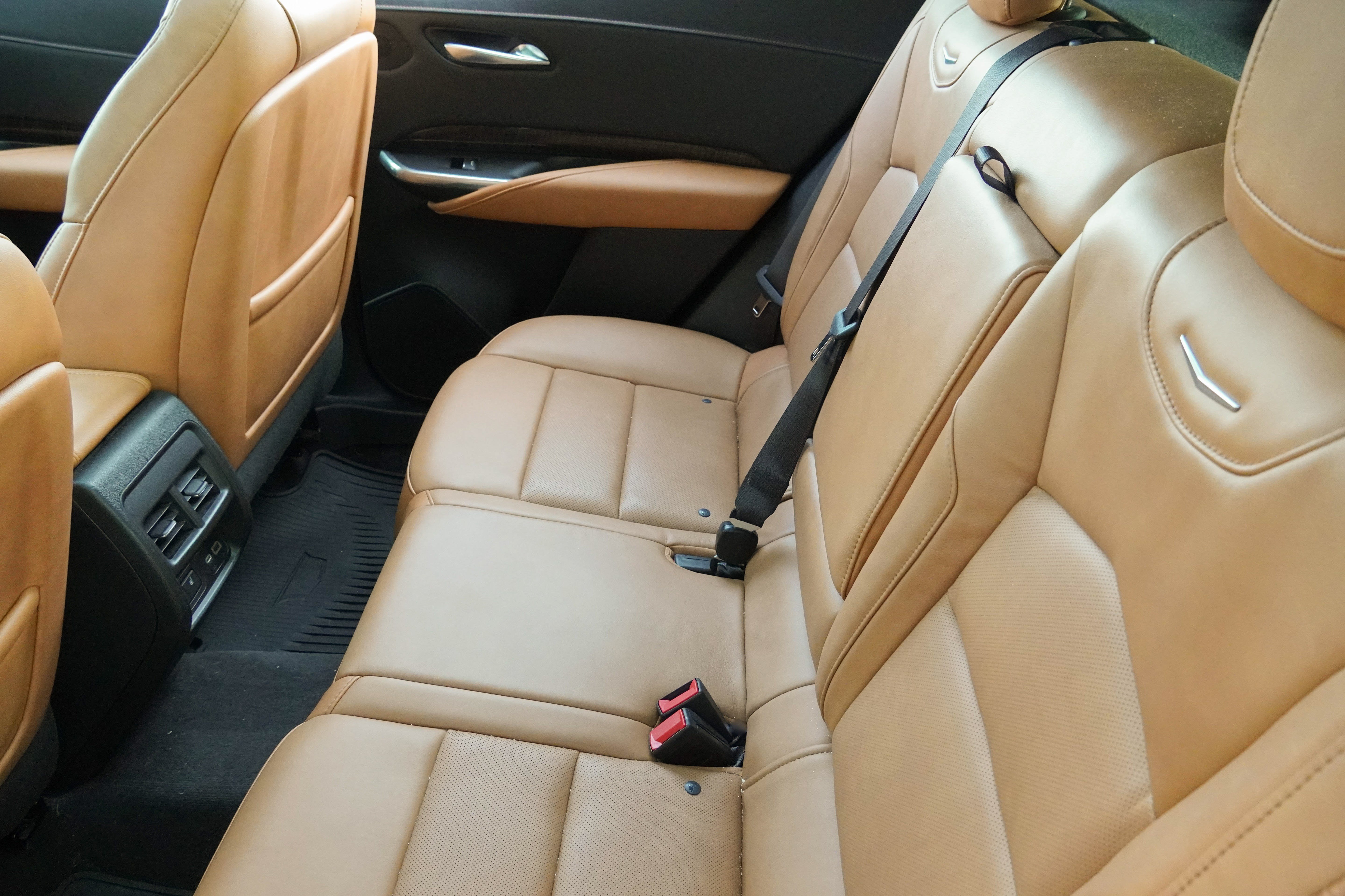 Used 2020 Cadillac XT4 Premium Luxury FWD image 35