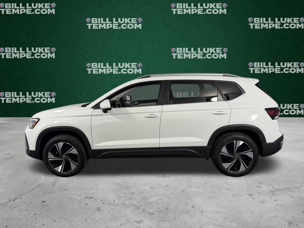 Used 2025 Volkswagen Taos SE w/ Panoramic Sunroof Package AWD/4WD image 8
