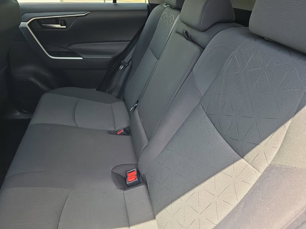 Used 2024 Toyota RAV4 XLE FWD image 17