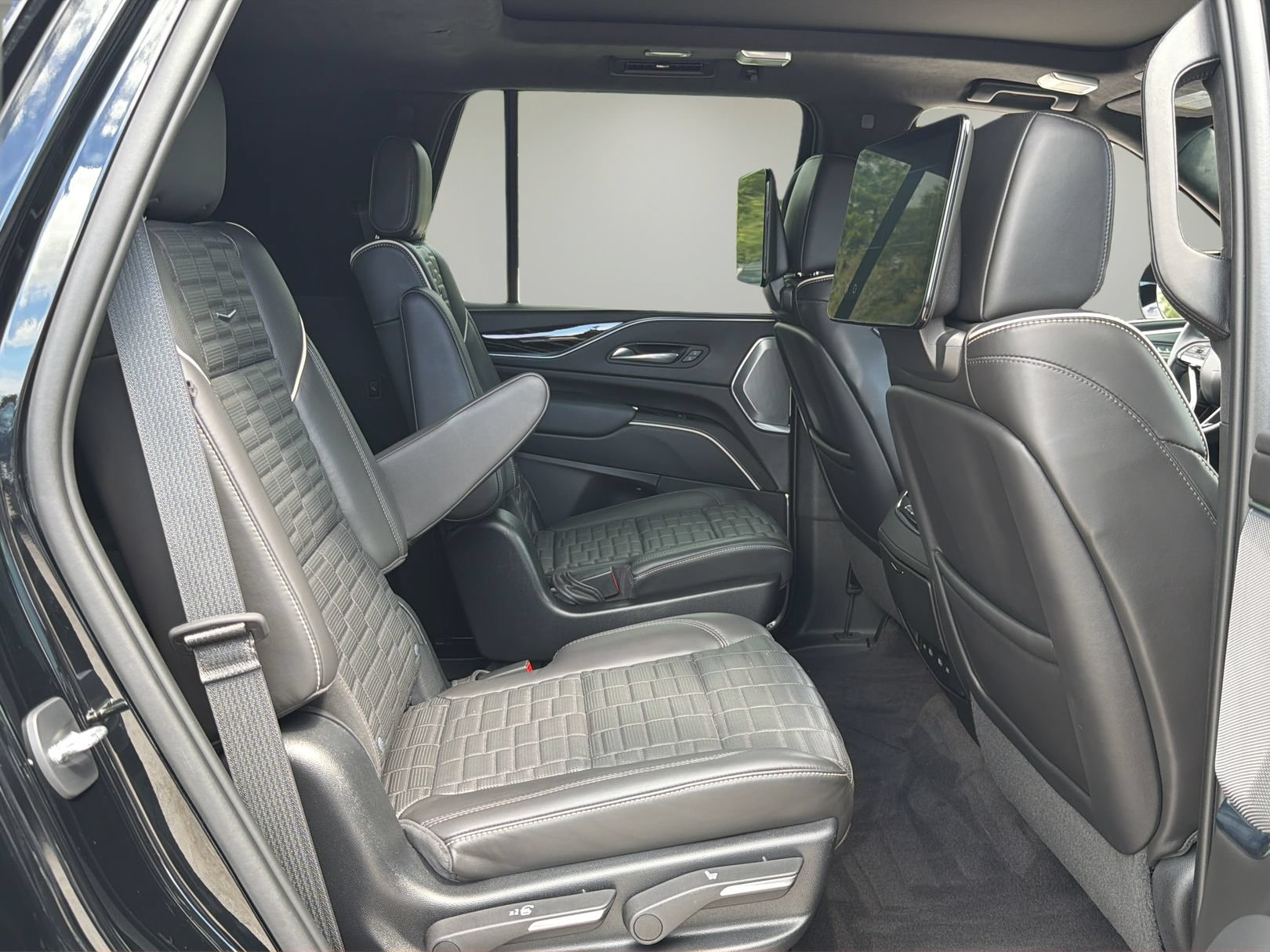 Certified 2023 Cadillac Escalade V AWD/4WD image 20
