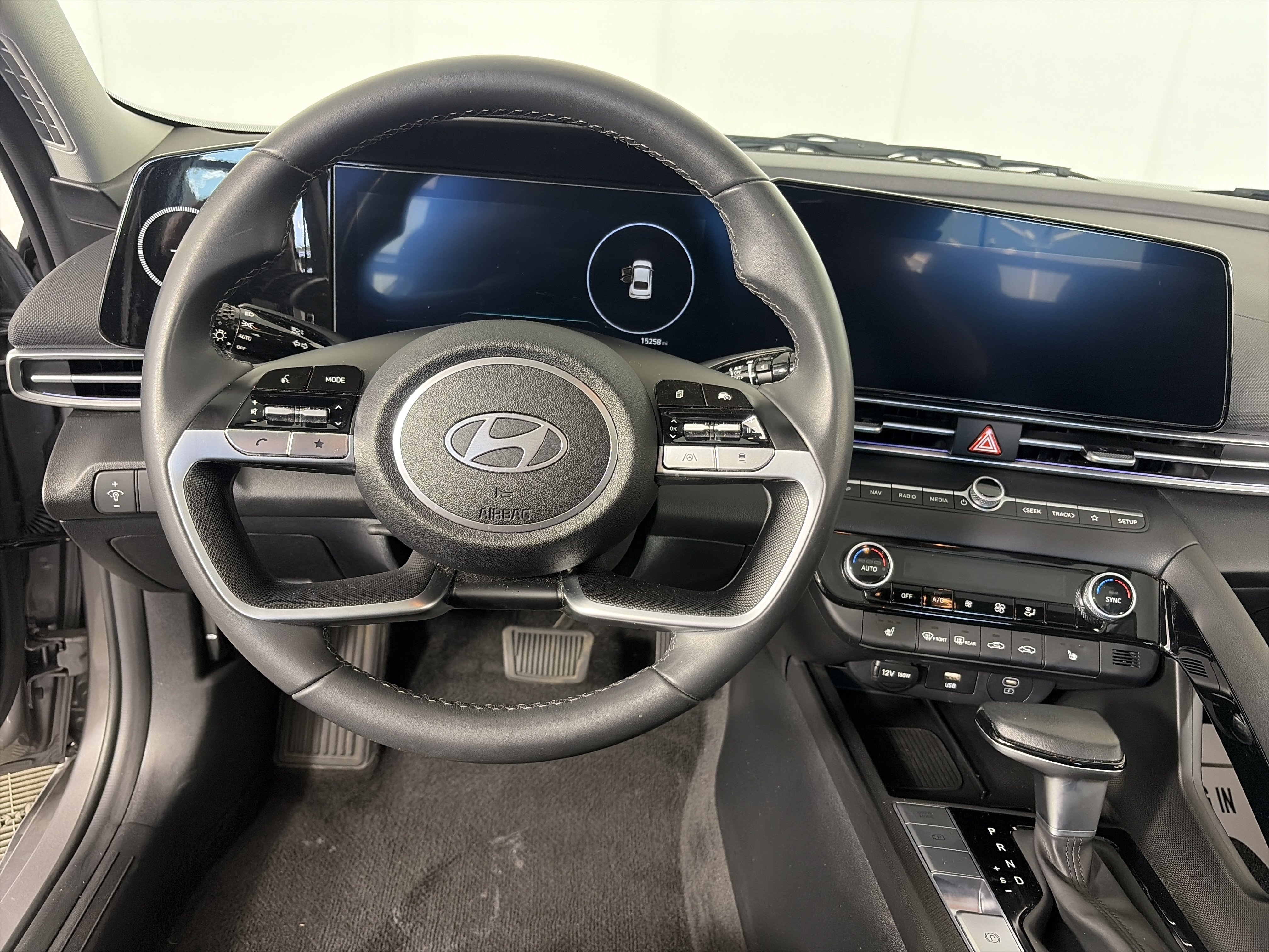 Certified 2024 Hyundai Elantra SEL w/ Convenience Package FWD image 12