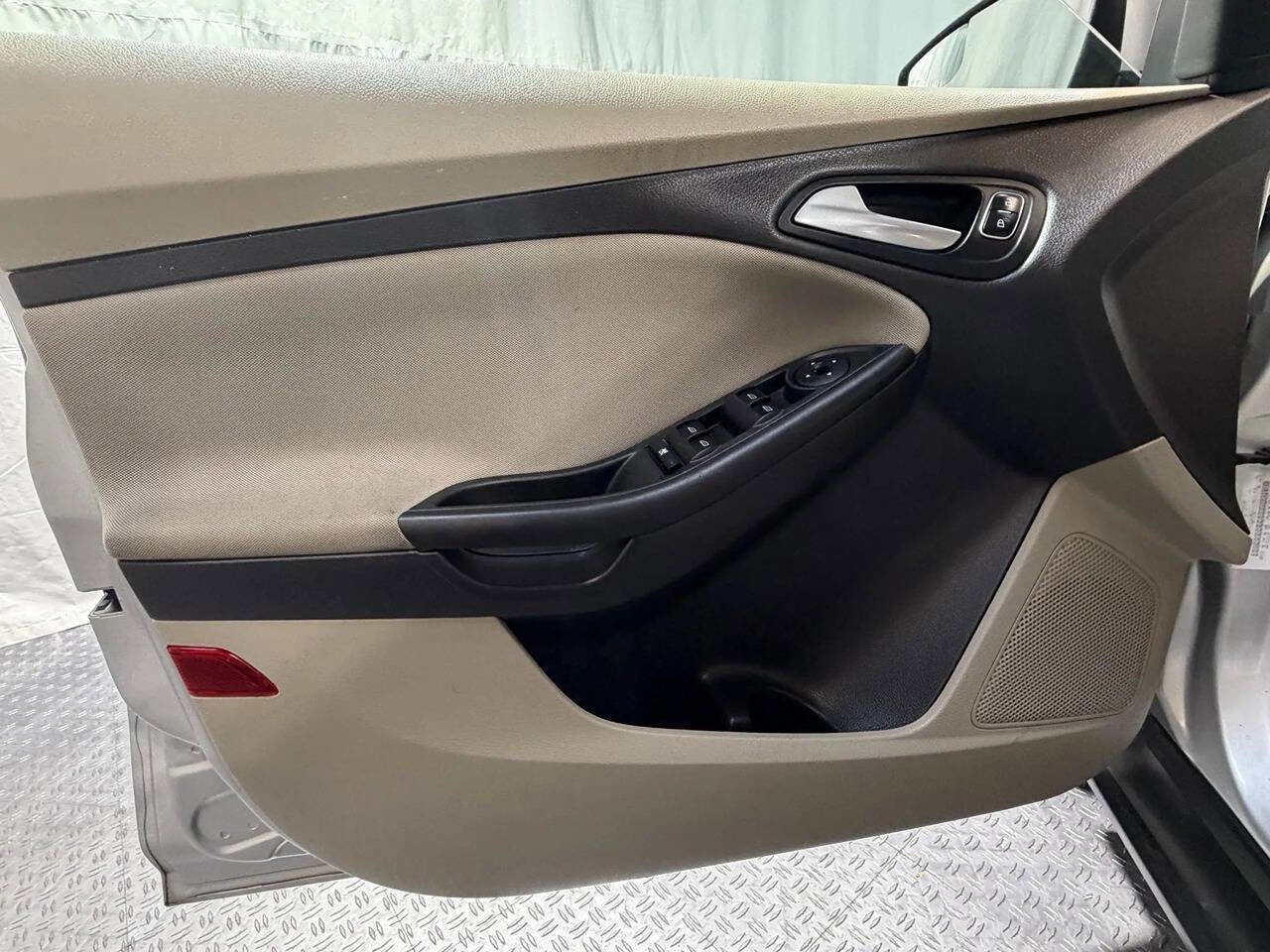 Used 2017 Ford Focus SE image 10