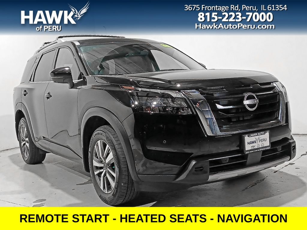Used 2025 Nissan Pathfinder SL AWD/4WD image 1