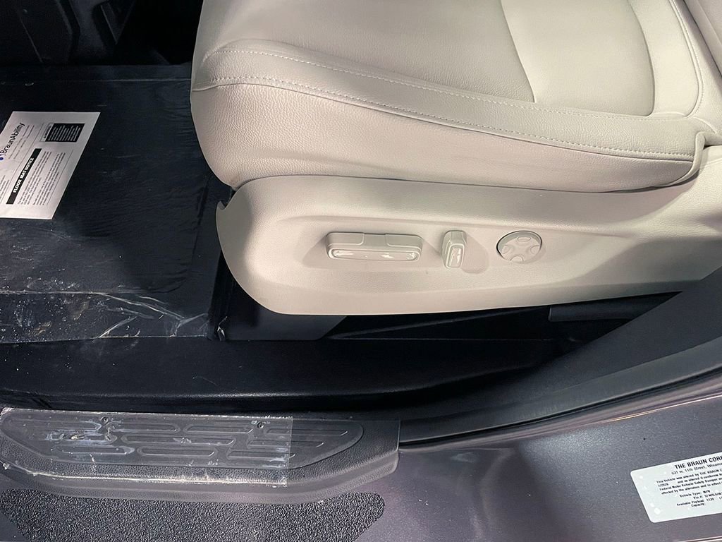 Used 2026 Honda Odyssey EX-L image 17