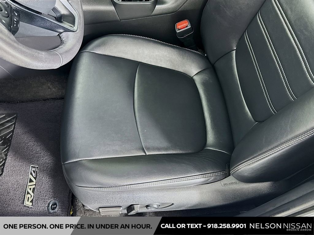 Used 2020 Toyota RAV4 XLE Premium image 18
