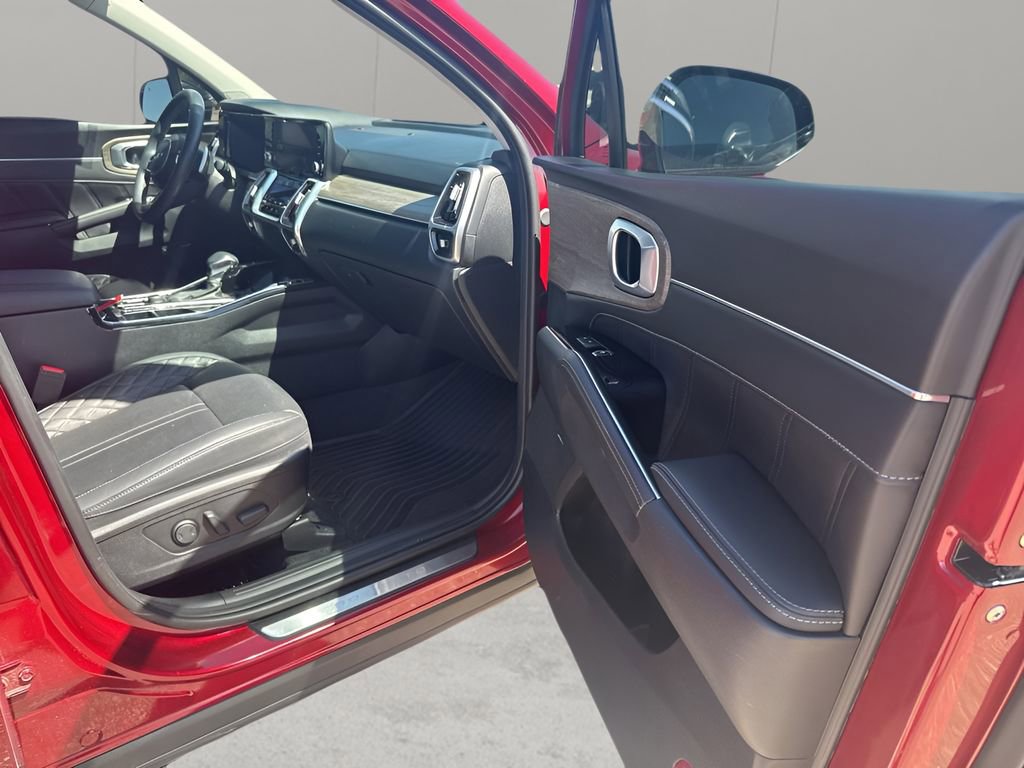 Used 2023 Kia Sorento SX Prestige image 16