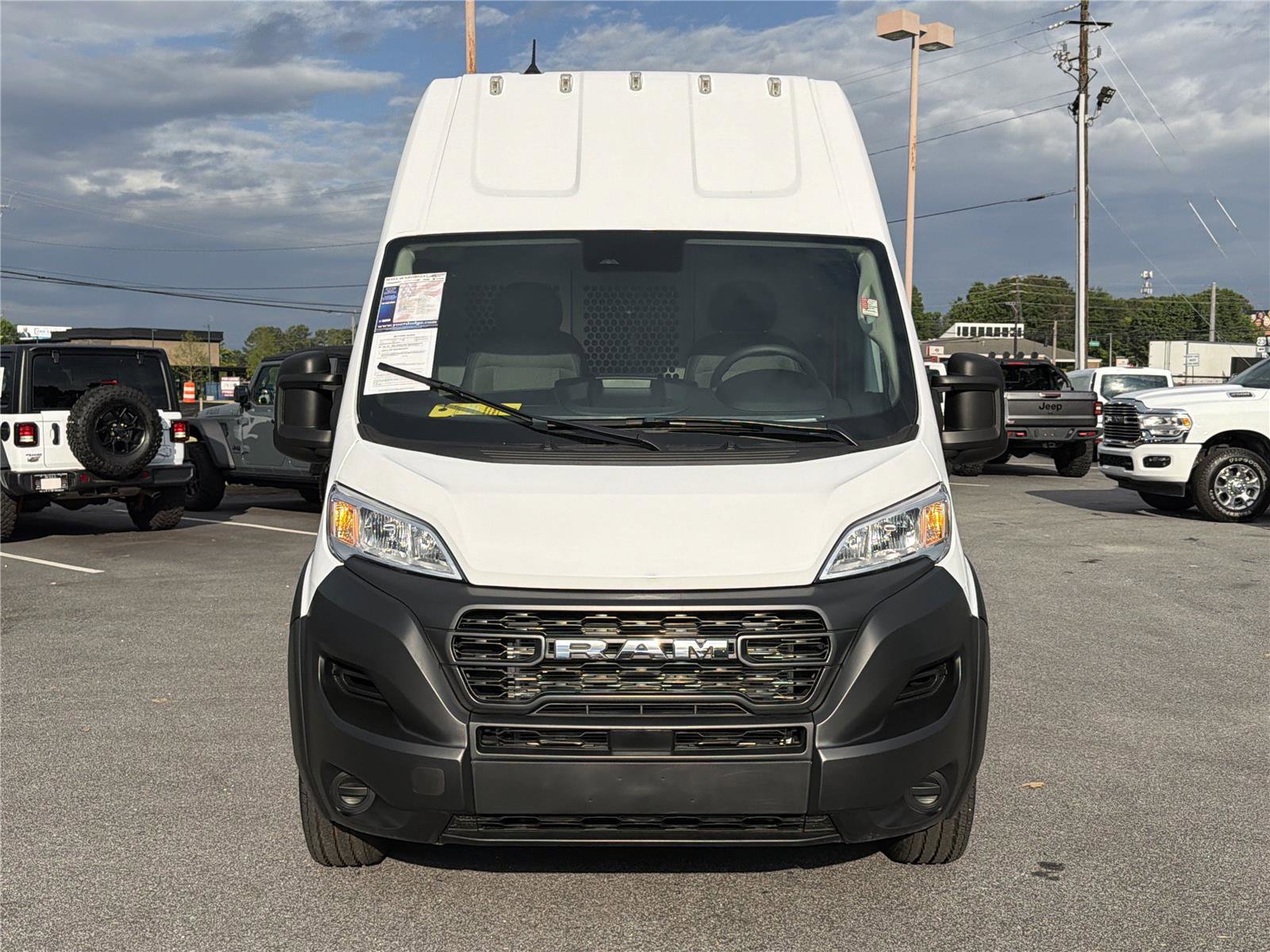 Used 2025 RAM ProMaster 3500 FWD image 3