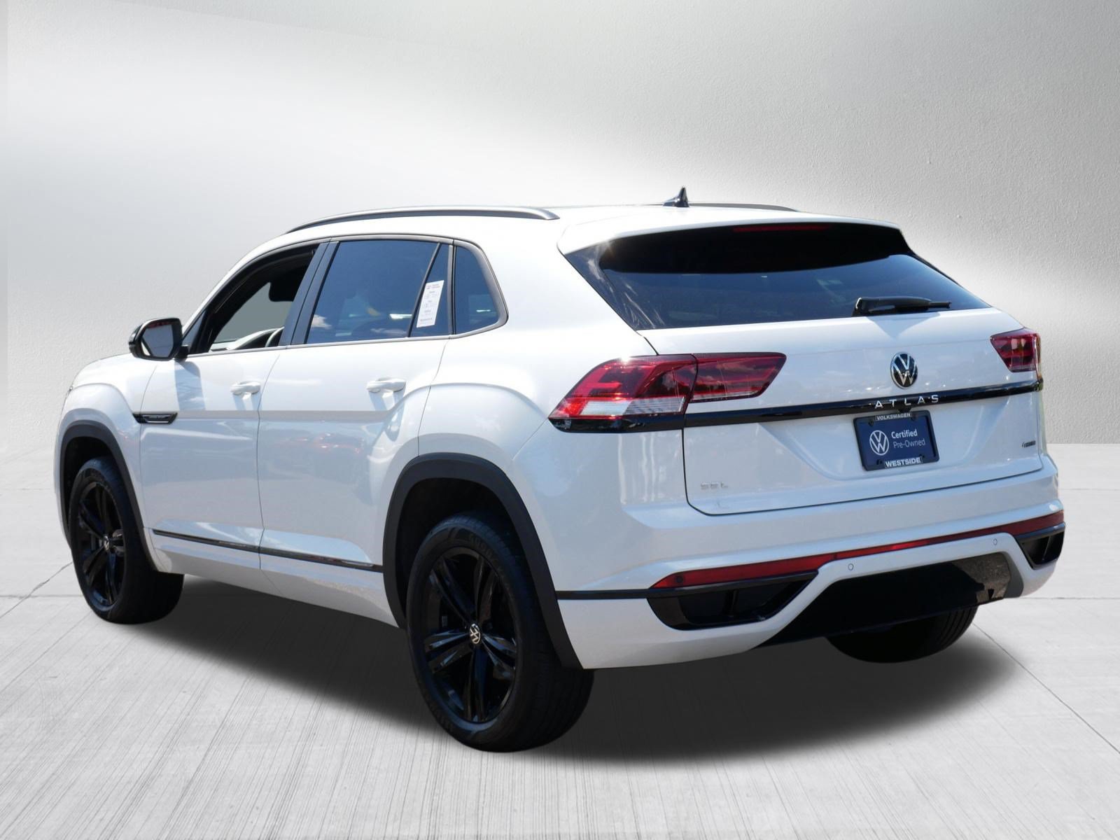 Certified 2023 Volkswagen Atlas Cross Sport SEL R-Line AWD/4WD image 5